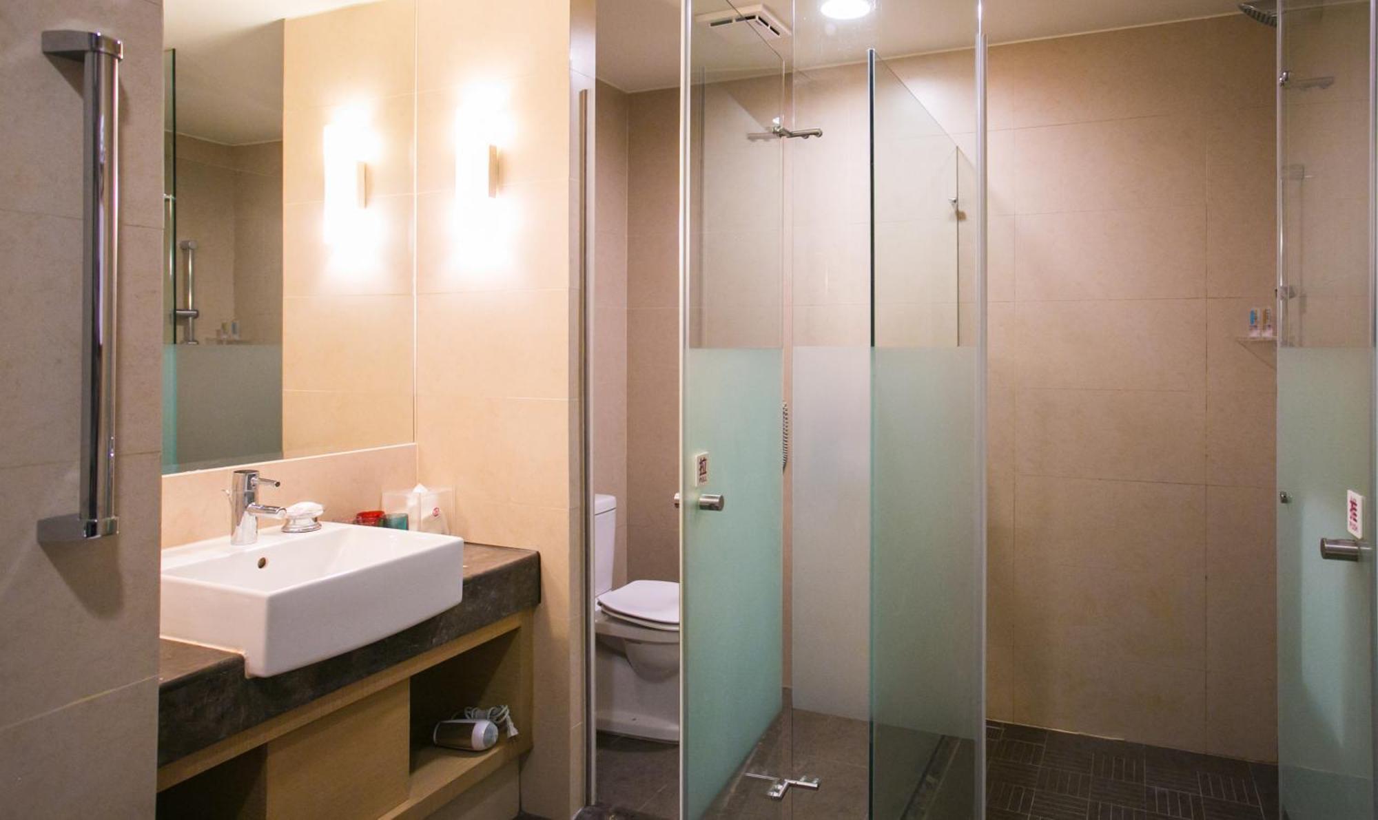 E-Da Royal Hotel Dashu Eksteriør bilde A shower enclosure