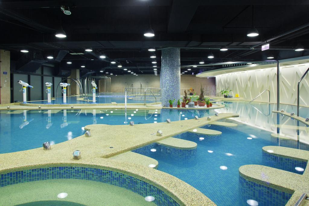 E-Da Royal Hotel Dashu Fasiliteter bilde Swimming pool