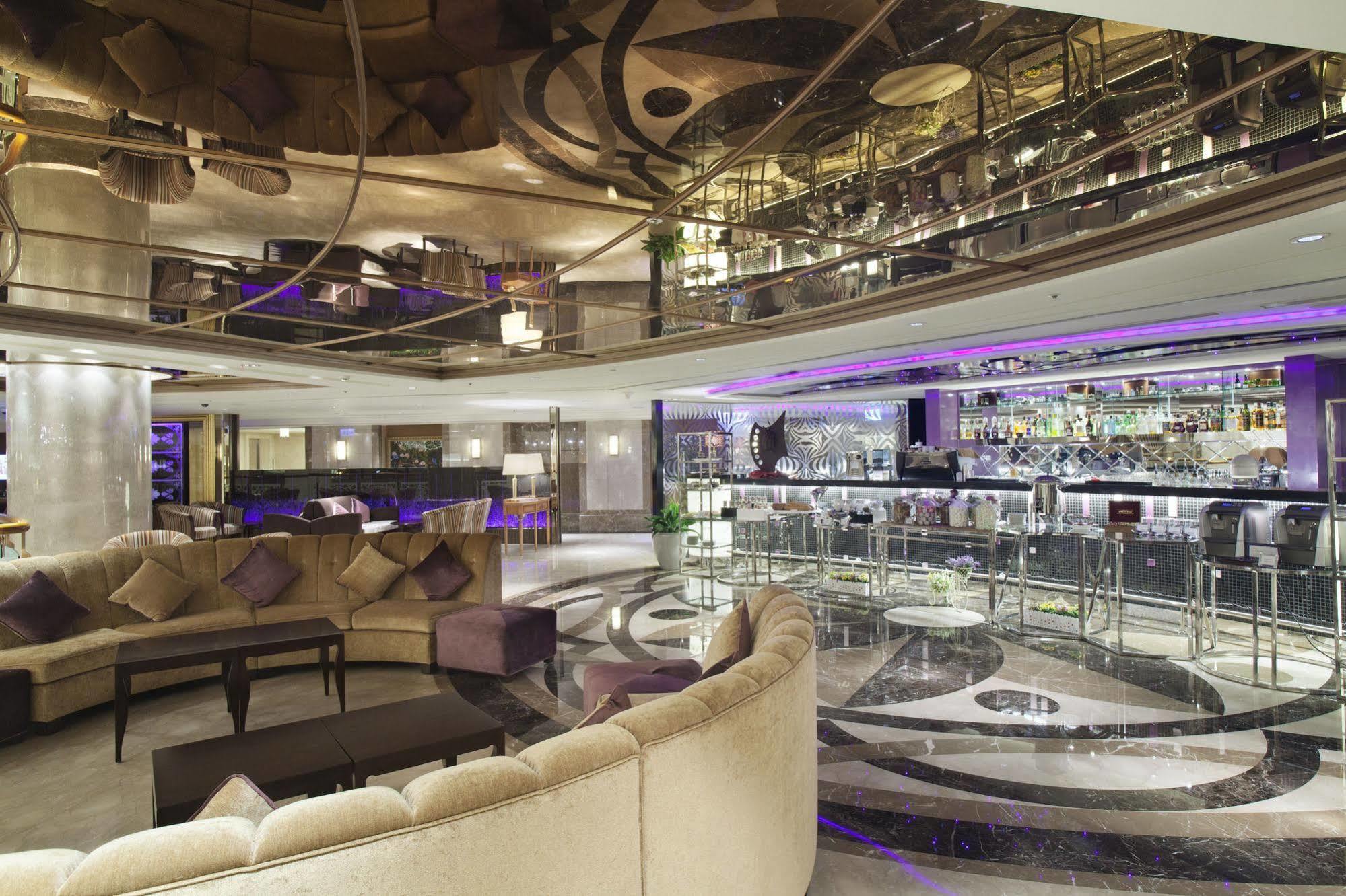 E-Da Royal Hotel Dashu Restaurant bilde The bar at the 101 bar